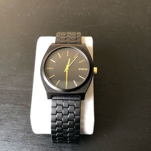 Nixon Time Teller Black and Gold